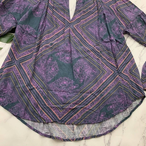 Free People Walking On A Dream Tunic Top Size S Purple Floral Key Hole Cut Out - Picture 5 of 12